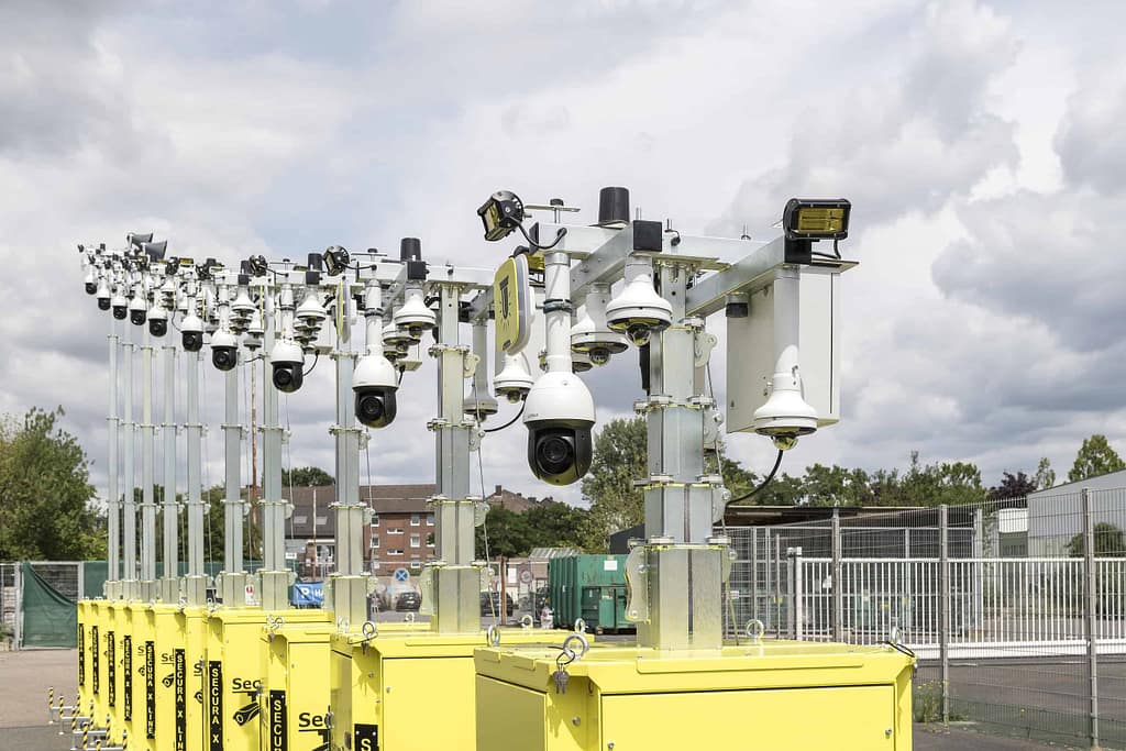 Secura X-Line Boxen 10 Stk. der Höhe nach aufgereiht Secura X-Line Boxen 10 Stk. der Höhe nach aufgereiht