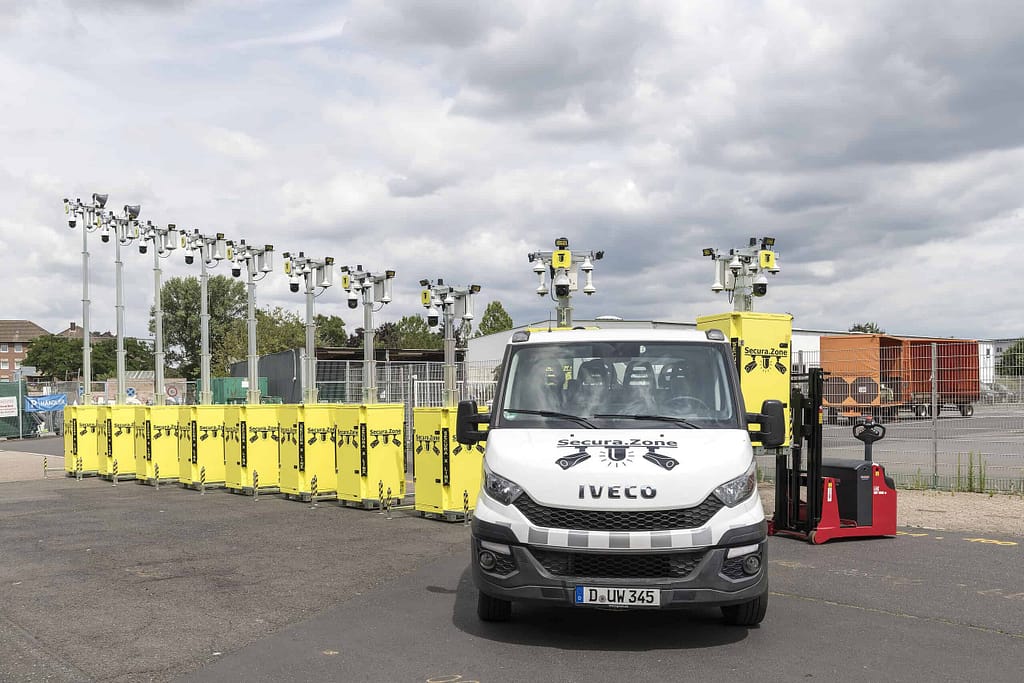 Kranwagen und Hubwagen mit X-Line Secura Boxen Kranwagen und Hubwagen mit X-Line Secura Boxen
