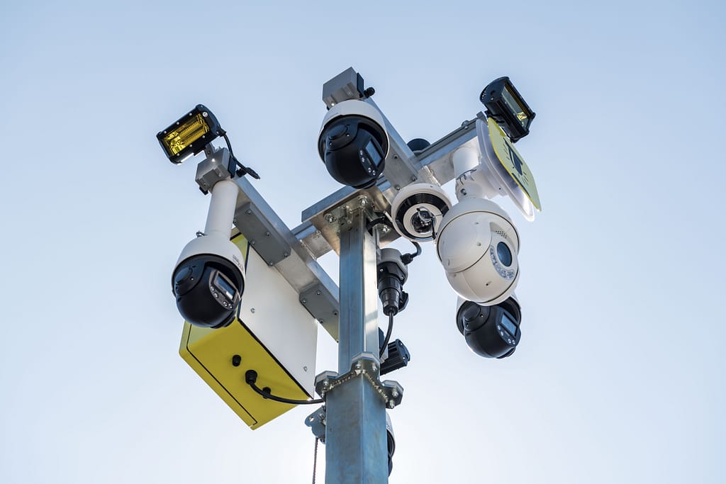 mobile Videoüberwachung mobile Alarmtechnik Systemkopf-G-25-auf Mast