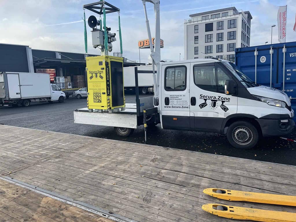 Kranwagen mit X-Line Box Solar & Brennstoffzelle Kranwagen mit X-Line Box Solar & Brennstoffzelle