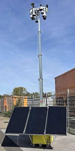 Secura Box autark, Windenergie und Solar Baustellenüberwachungsturm mit Solarpanelen Baustellenüberwachungsturm mit Solarpanelen