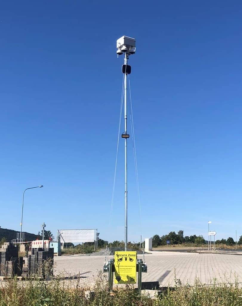 Mini-Turm mit Abspannungen und PTZ 4 Mini-Turm mit Abspannungen und PTZ 4