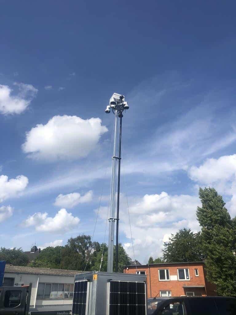 Solar und Brennstoffzelle und 4 x 4MP Dome Cameras Solar und Brennstoffzelle und 4 x 4MP Dome Cameras