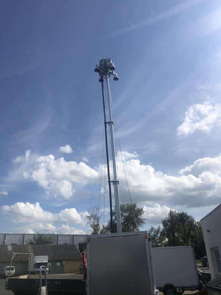 Solar und Brennstoffzelle und 4 x 4MP Dome Cameras Solar und Brennstoffzelle und 4 x 4MP Dome Cameras